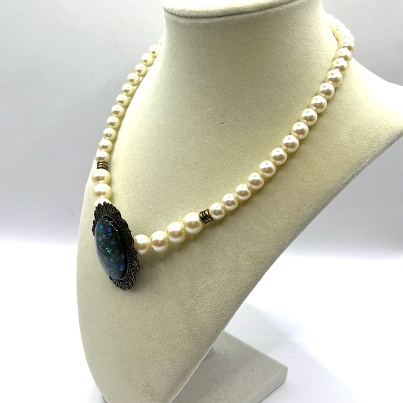 Pearl Necklace with Large Blue-Green
Pendant with Specks Statement Victorian - Picture 4 of 13
